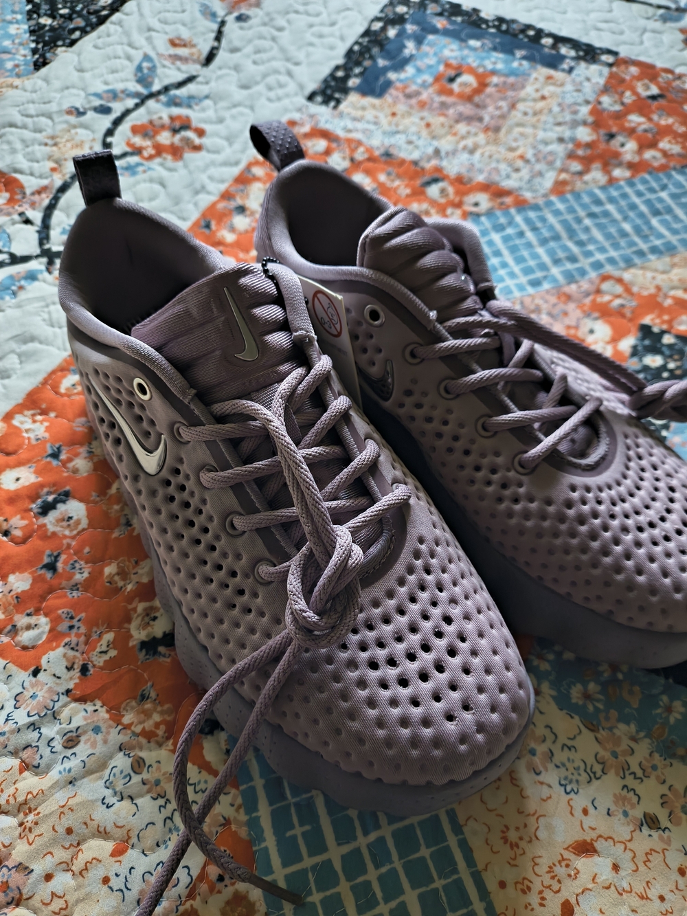 Nike Mauve "Mind" Perforated Casual Sneakers